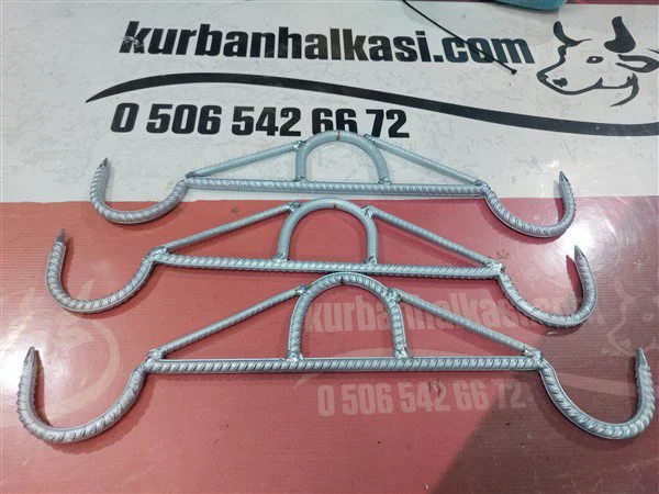 20230616_231538.jpg Küçükbaş Hayvan Arka Ayak Askı Demiri - Detay Görsel 4