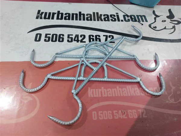 20230616_231607.jpg Küçükbaş Hayvan Arka Ayak Askı Demiri - Detay Görsel 3