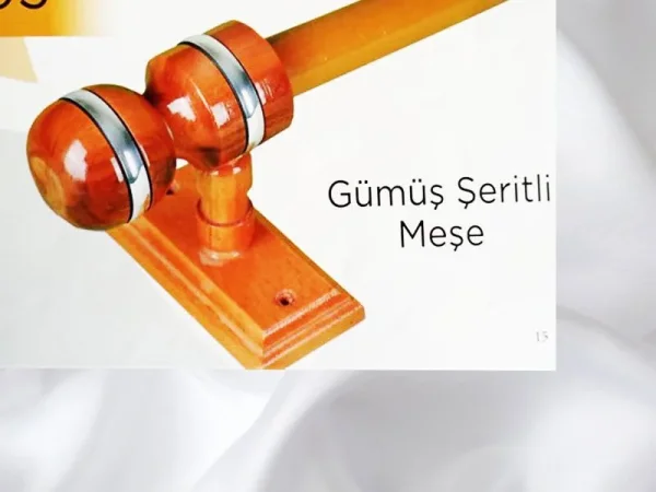 Ahsap-perde-kornisi-ve-ekipman-Toptan-Satis-gumus-seritli-mese-agacindan.jpg Doğal Ahşap Yuvarlak Perde Kornişi ve Montaj Ekipmanları - Detay Görsel 3