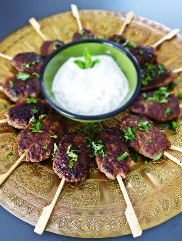 Bambu_Kurdan_kofte_sunumu_720x.jpg Bambu Golf Tipi Kokteyl Kürdanı (200'lü Paket) - Detay Görsel 4