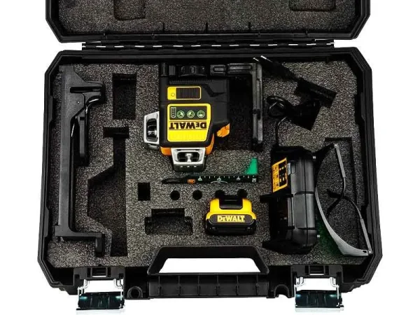 DEWALT-12-EKSEN-LAZER-TERAZI-HIZALAMA-YESIL-ISIK-4.jpg Dewalt 12 Eksen Çapraz Çizgi Lazer Terazi (Çift Bataryalı) - Detay Görsel 7