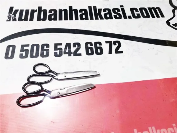 Terzi-makasi-kumas-bez-celik-makas-orta-boy-el-yapimi2.jpg El Yapımı Dövme Çelik Terzi Makası (Orta Boy) - Detay Görsel 1