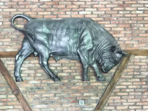 Büyük Boy Boğa Duvar Rölyefi (115x215 cm)