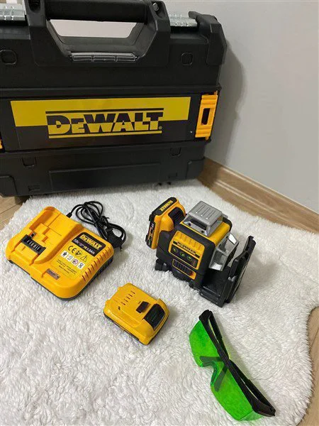 WhatsApp-Image-2023-09-13-at-10.12.09-2.jpg Dewalt 12 Eksen Çapraz Çizgi Lazer Terazi (Çift Bataryalı) - Detay Görsel 14