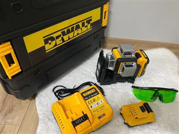 WhatsApp-Image-2023-09-13-at-10.12.09-3.jpg Dewalt 12 Eksen Çapraz Çizgi Lazer Terazi (Çift Bataryalı) - Detay Görsel 13