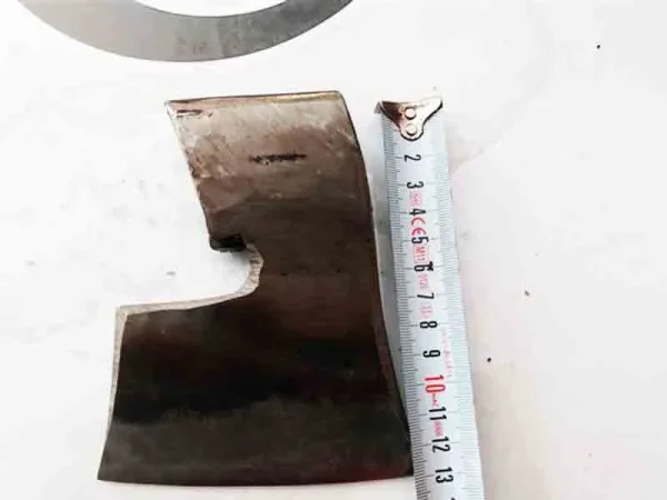 balta-duz-normal-orman-baltasi-42-2.jpg Özel Dövme El Yapımı Kasap Baltası (No: 42) - Detay Görsel 1