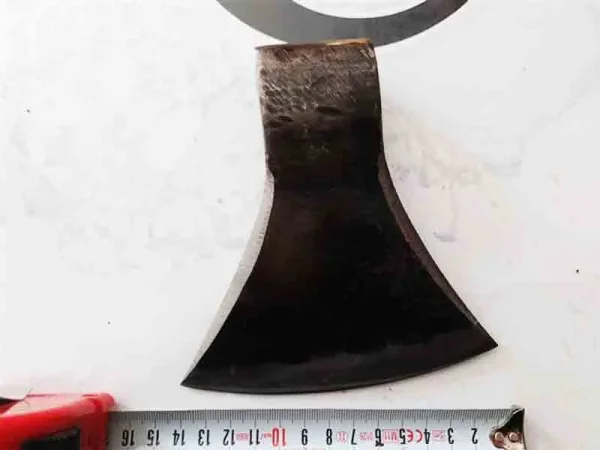 balta-duz-normal-orman-baltasi-72.jpg Özel Dövme El Yapımı Kasap Baltası (No: 72) - Detay Görsel 2