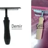 hayvan-taragi-kasagi-demir-ve-celik.jpg Ahşap & Metal Saplı Hayvan Kaşağı Tarağı