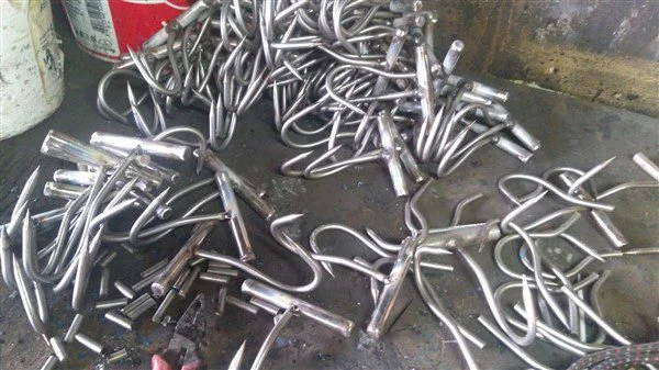 kurbanhalkasi.com-Image-2021-03-29-at-11.45.24.jpg Ergonomik Paslanmaz Krom El Et Kancası - Detay Görsel 6
